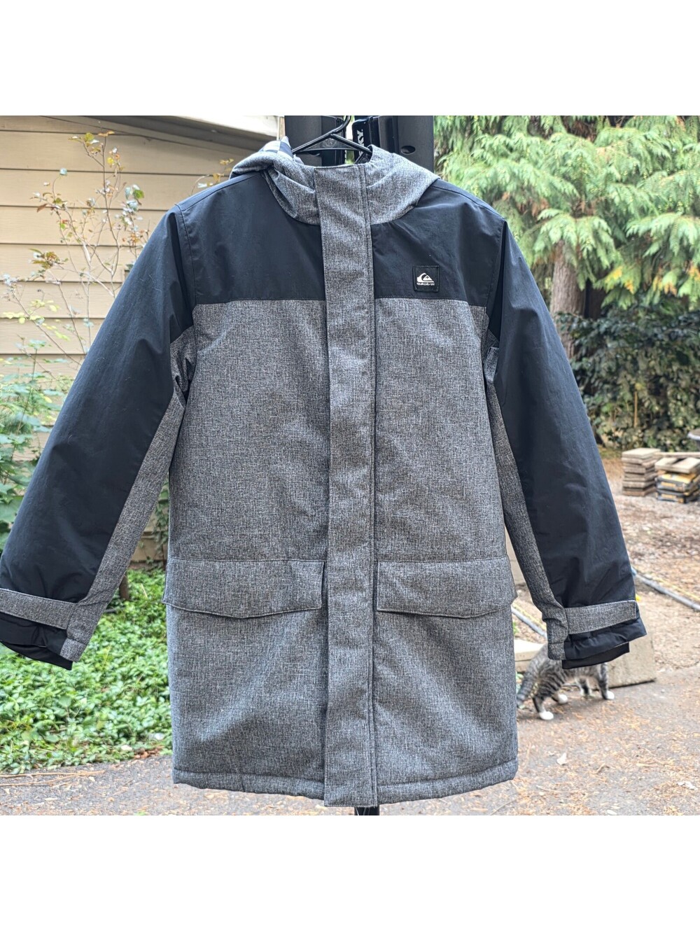 Youth Large (14-16) - Quiksilver youth hooded parka
